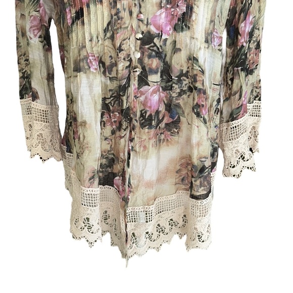 NWT Adiva Floral Fushion Rose Print Crochet Lace Pintucked Top in Beige - M - Picture 3 of 11